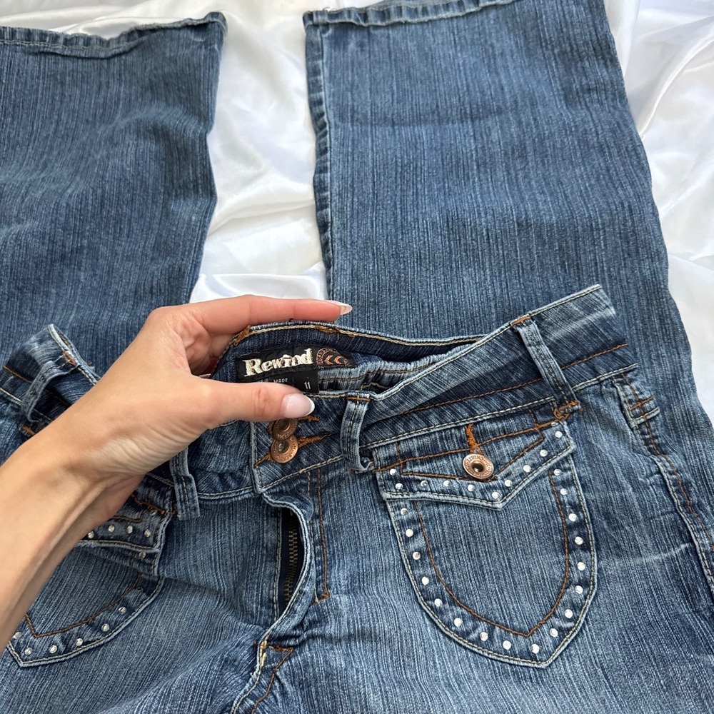 Rewind Womens Low Rise Flare Jeans Rhinestone Pocket Medium Wash Denim Size 11 - Picture 4 of 6